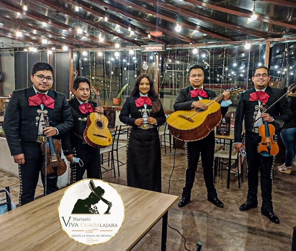 mariachis en quito