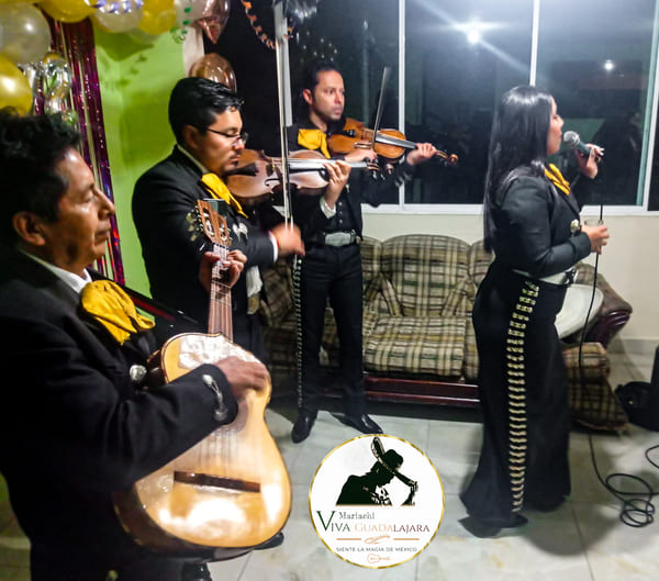 mariachis en quito