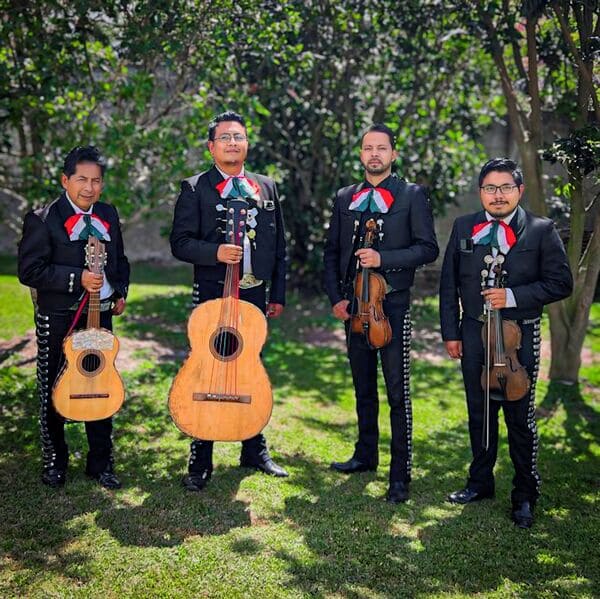 mariachis en quito 35