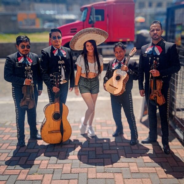 mariachis en quito