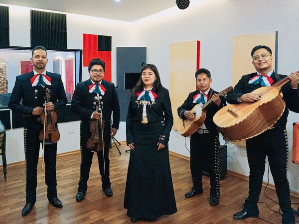 mariachis en quito gal